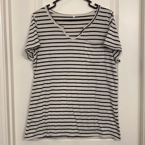 Black/White Cotton Tee Size XL